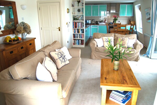 TV, DVD player, books, stereo