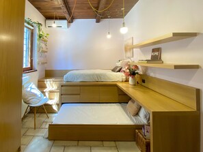 5 bedrooms, desk, iron/ironing board, travel crib - Magnificent Luxury Villa in Rome. Private pool and large garden. (Roma)