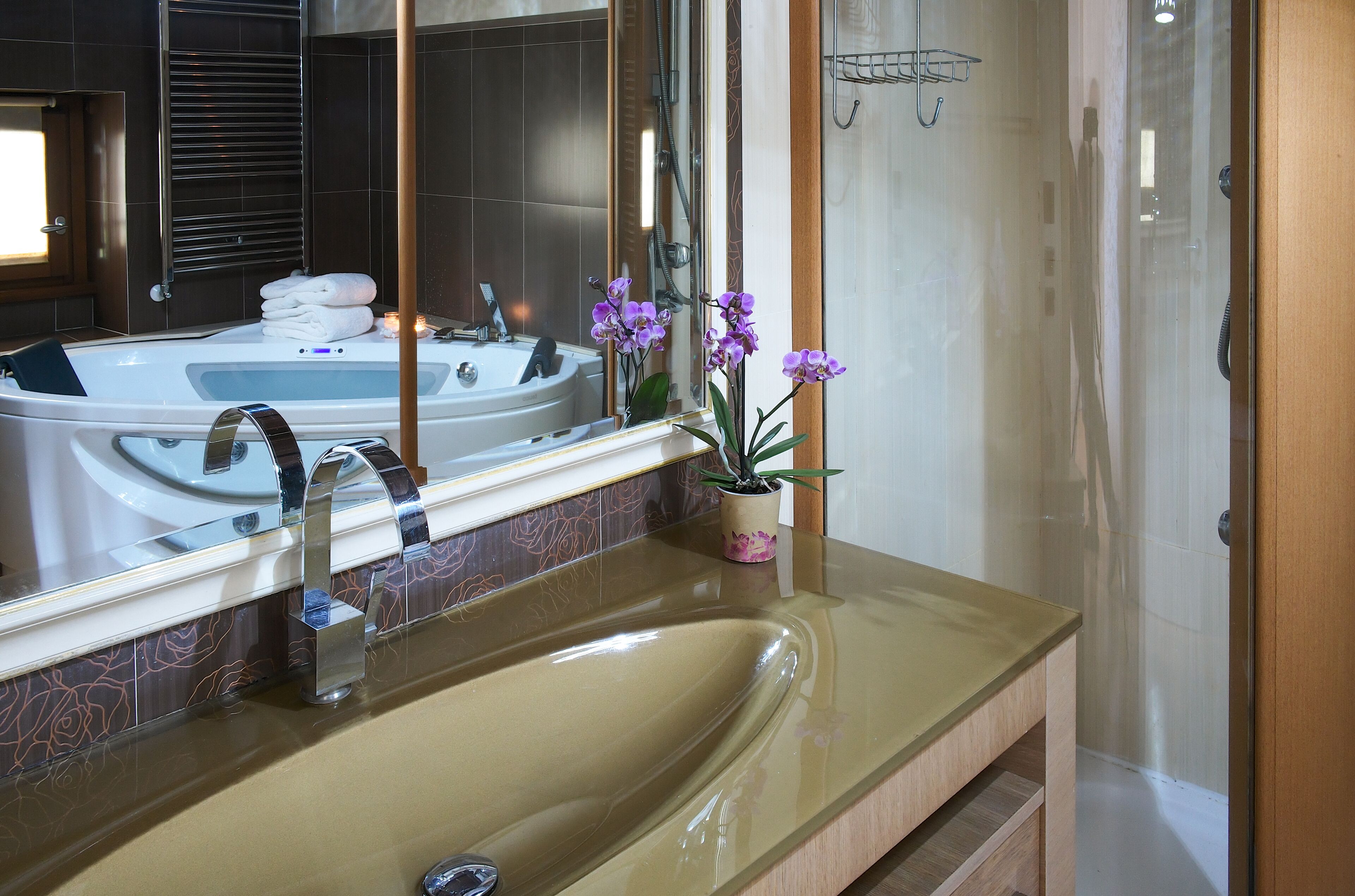 Magnificent Luxury Villa in Rome. Pool and large garden.