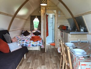 1 bedroom, free WiFi, bed sheets