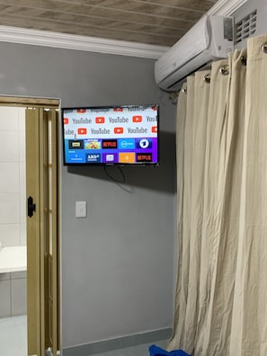 Classic Room | Free WiFi, bed sheets - Northmead lodge (Benoni)