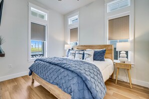 3 slaapkamers, een strijkplank/strijkijzer, internet, beddengoed