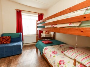 2 habitaciones, decoración personalizada y muebles diferentes