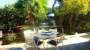Villa básica | Terraza o patio