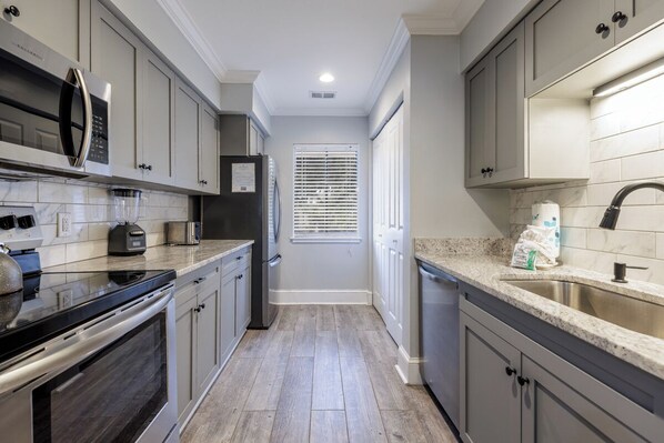 Fridge, microwave, stovetop, dishwasher