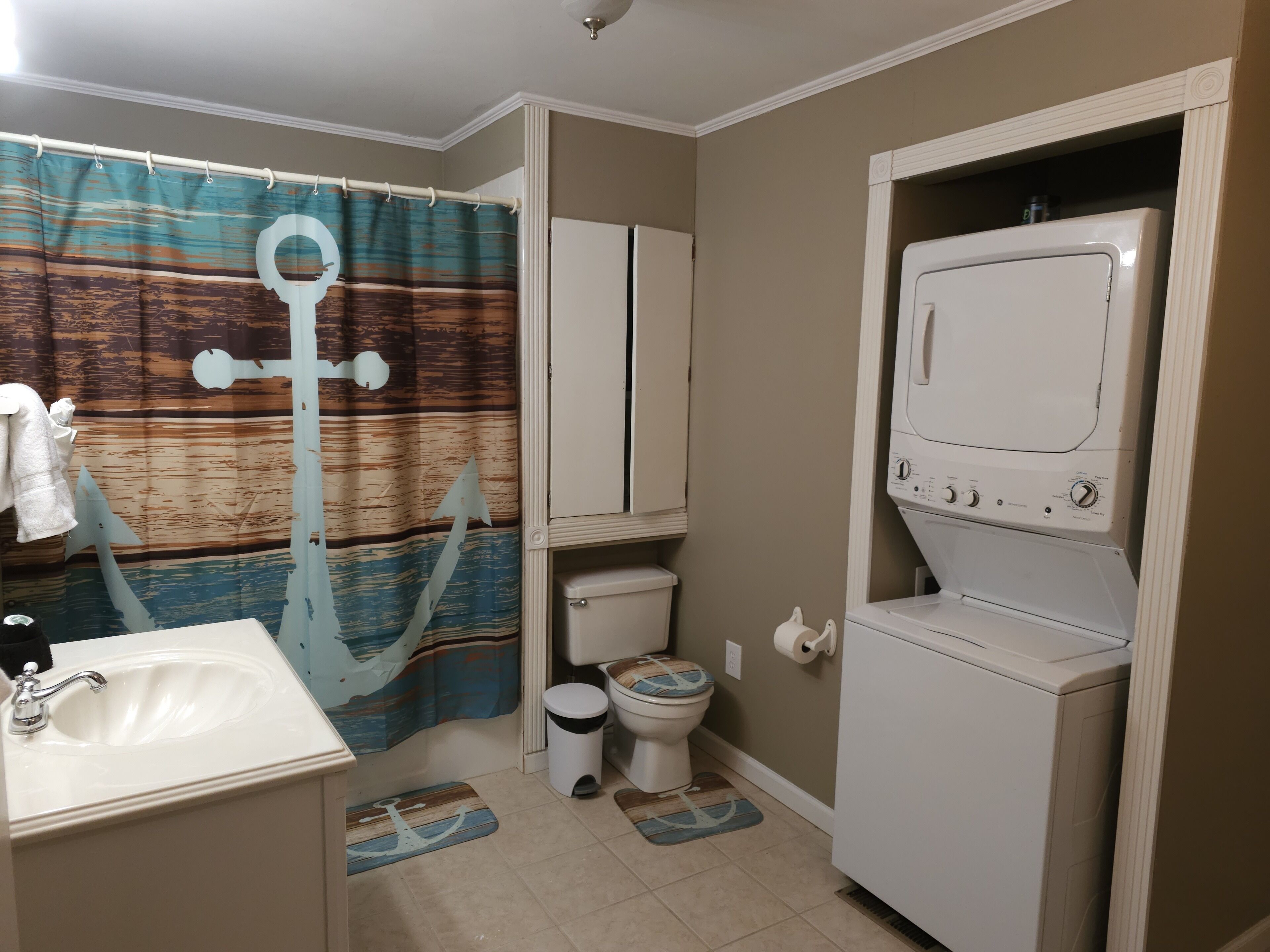 Cheerful home next to Fairfield Bay Marina with fire place