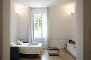 Deluxe Apartment | Living area | 40-inch Smart TV with cable channels, TV - Sinonda Luxury Apartment (Maiori)