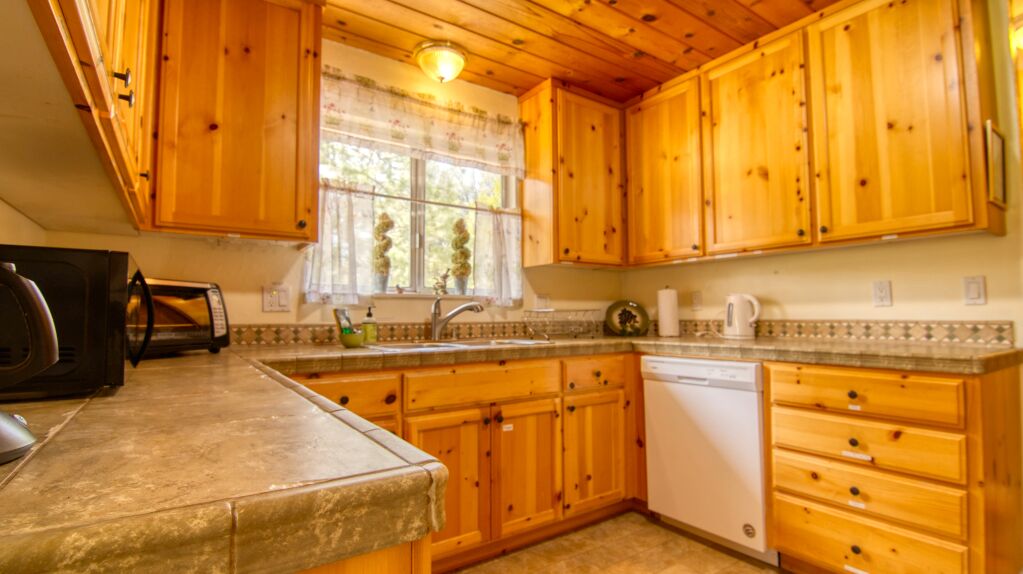 Cottonwood Cabin at Pine Mountain Lake