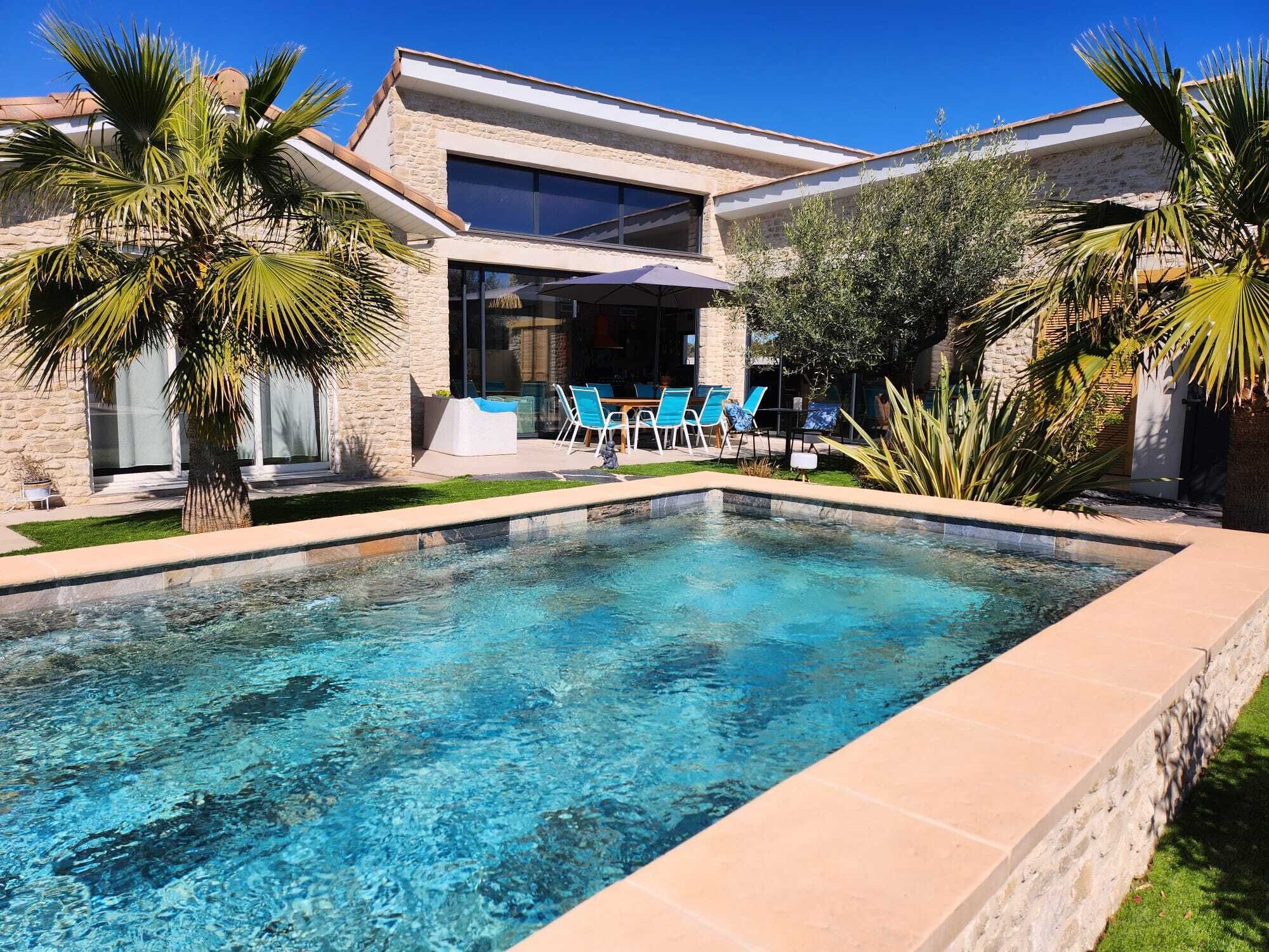 LE GRAU D'AGDE, SUPERB VILLA 240 M2 IN SECURE RESIDENCE