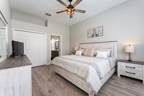 4 bedrooms, desk, iron/ironing board, travel cot