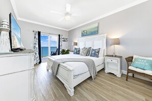 Departamento Prestigio, 3 habitaciones, balcón, vista a la playa | 3 habitaciones, decoración personalizada y muebles diferentes 