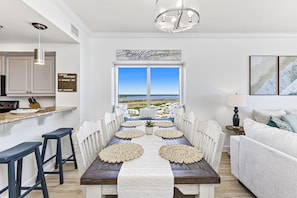 In-room dining - Seawind 1601 (Gulf Shores)