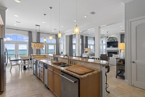 雪櫃、微波爐、焗爐、爐具