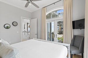 4 bedrooms, iron/ironing board, free WiFi, bed sheets - Secluded Beachside Oasis with Pool, Spa, Bikes, and Direct Sand Access (Santa Rosa Beach)