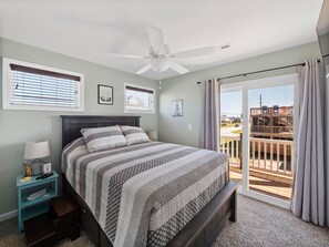 4 bedrooms, desk, iron/ironing board, travel crib