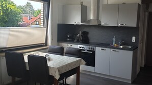 Uklassifisert bilde, 3 av 8, knapp