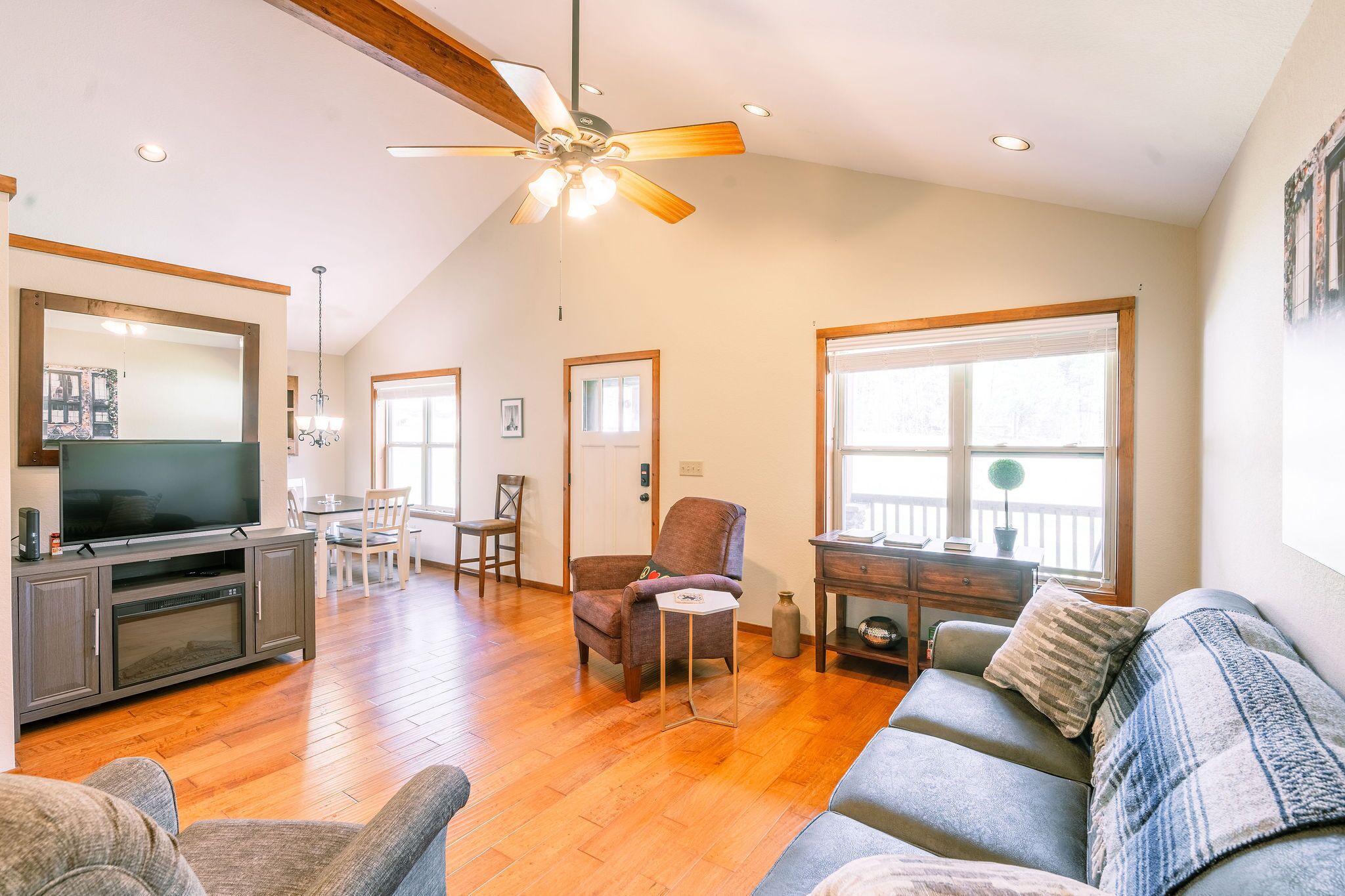 3 Bedroom 2 Bathroom Home Near Lindsey's Resort w/ Private Boat Slip