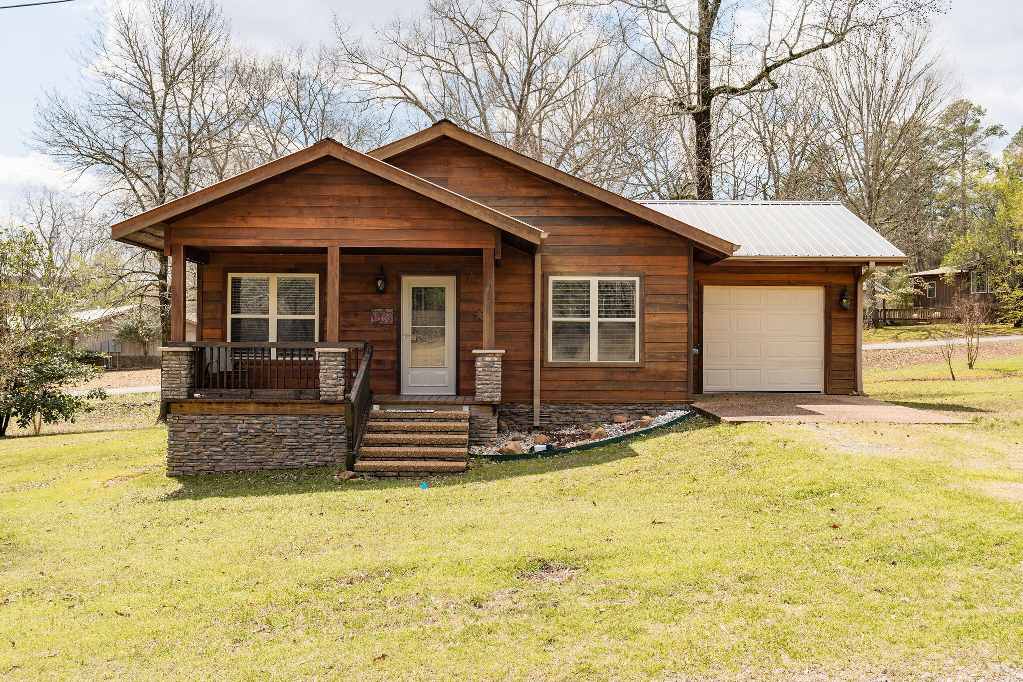 3 Bedroom 2 Bathroom Home Near Lindsey's Resort w/ Private Boat Slip