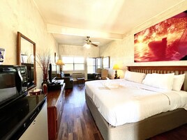 Studio | 1 bedroom, laptop workspace, iron/ironing board, cribs/infant beds