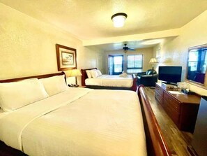 Room, 1 Bedroom - Lake View Queen Guest Room With Two Queens, Sleeper Sofa And Deck Overlooking Lake Ouachita. 1 Bedroom Hotel Room by RedAwning (Mount Ida)