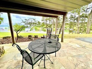 Room, 1 Bedroom | Outdoor dining - Lake View Queen Guest Room With Two Queens, Sleeper Sofa And Deck Overlooking Lake Ouachita. 1 Bedroom Hotel Room by RedAwning (Mount Ida)