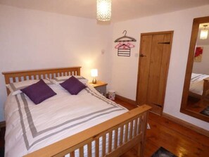 2 bedrooms, in-room safe, free WiFi, bed sheets - ❤Off Street Parking|Garden|Smart TV|Self Check-In❤ (Pickering)