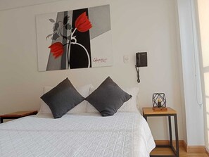 Deluxe Double or Twin Room, 1 Bedroom | Free WiFi, bed sheets - Hotel Posada Santa Elena (Tunja)