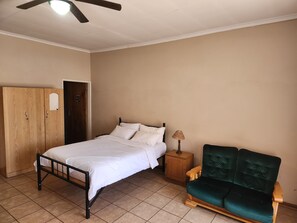 Standard Double Room | Free WiFi - Postmasburg Inn  (Tsantsabane)