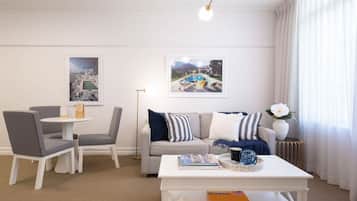 Una televisión, una oficina