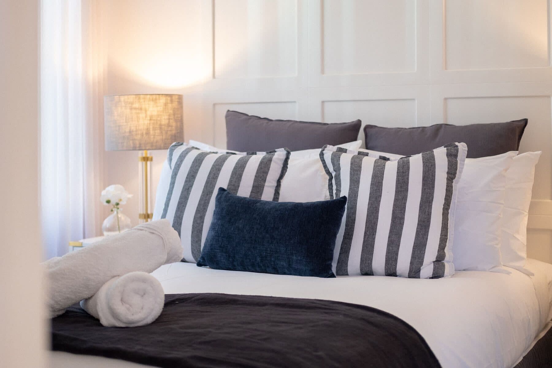 1 dormitorio, tabla de planchar con plancha, wifi