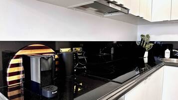 Fridge, microwave, stovetop, dishwasher