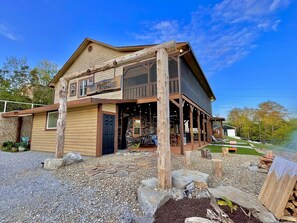 Exterior - Lakefront, covered dock, hot tub, game/pool rm, 4wd trails, firepits, 22 people (lafollette)