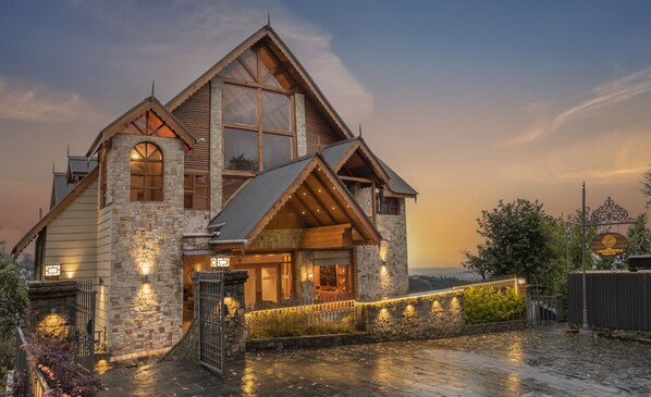 Fachada de la propiedad