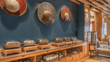 Desayuno buffet todos los días (con cargo)