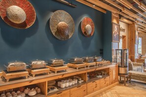 Desayuno buffet todos los días (con cargo)