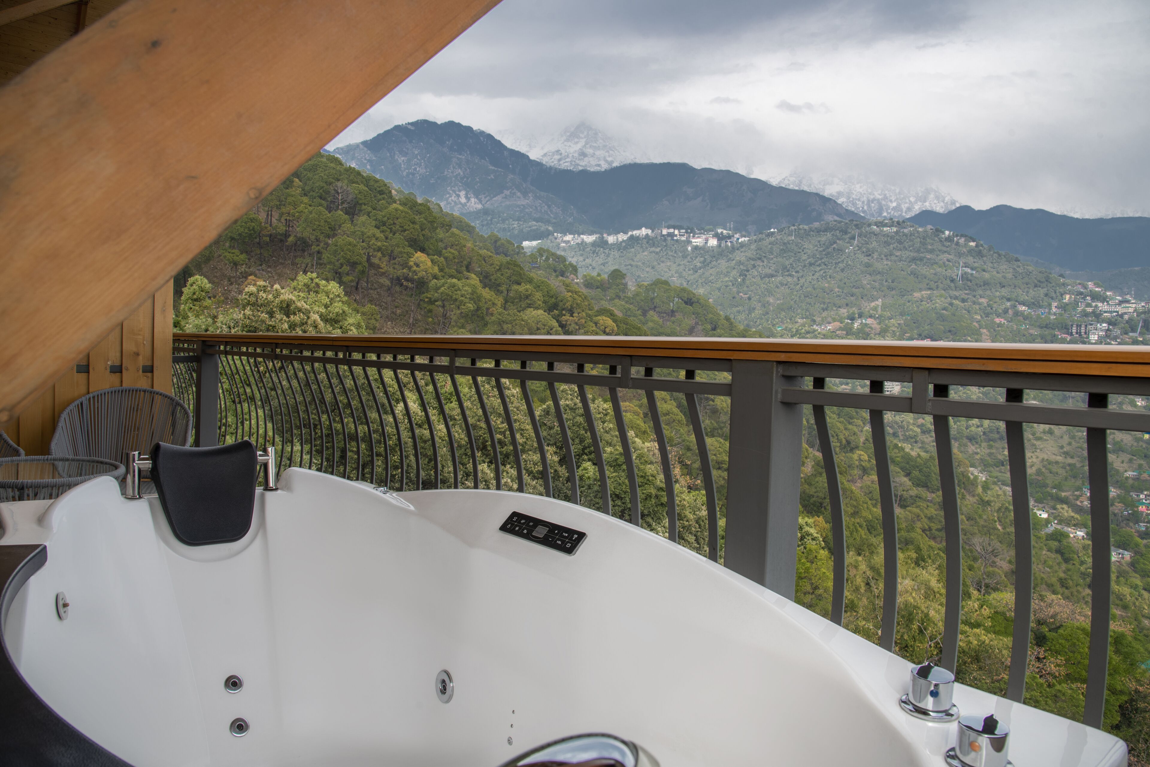 Traditional Chalet, Bathtub, Mountain View | Balcony
