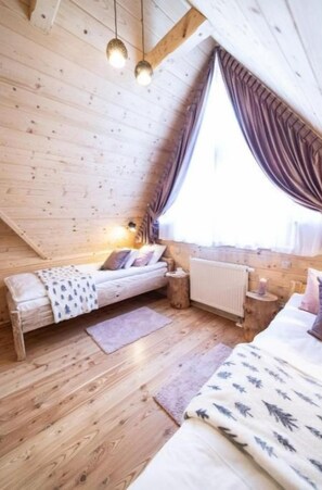 2 bedrooms, iron/ironing board, travel crib, free WiFi