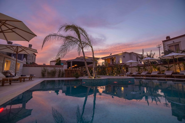 Piscine extérieure (ouverte en saison)