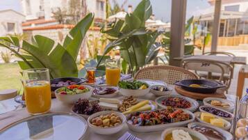 Free daily local cuisine breakfast