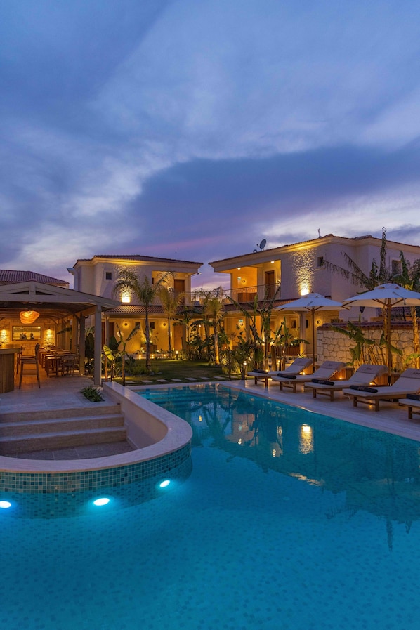 Seasonal outdoor pool