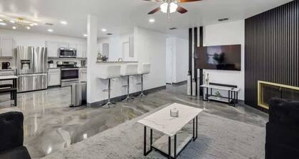 Elite 5BR/3.5B Home with Game Room, Hot Tub, & Sauna