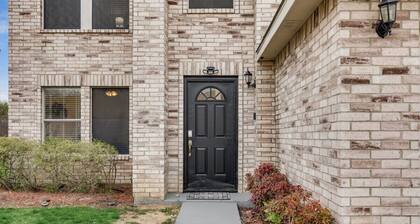Elite 5BR/3.5B Home with Game Room, Hot Tub, & Sauna