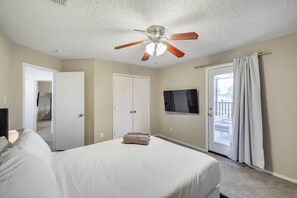 5 bedrooms, iron/ironing board, WiFi, bed sheets