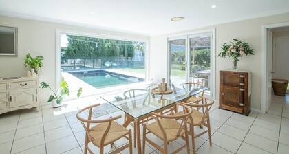 Regand Retreat - Pool, Luxurious Family Home