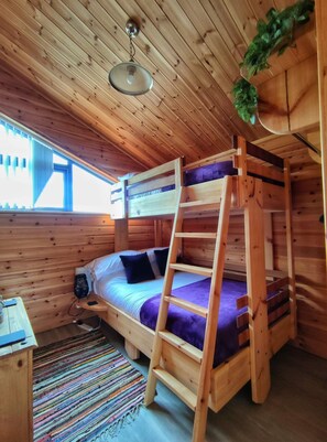 2 chambres, fer et planche à repasser, Wi-Fi, literie fournie