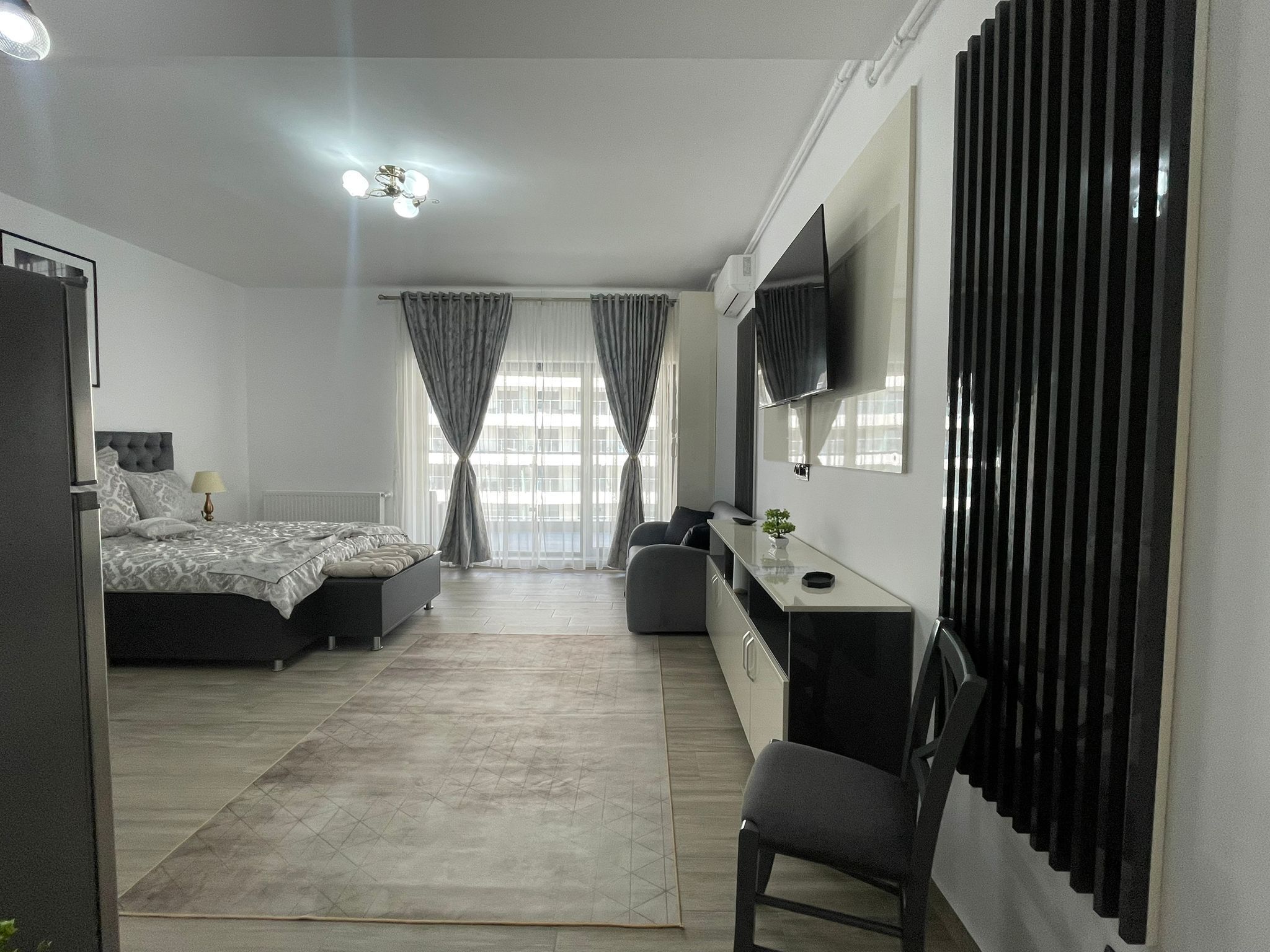 Elite Studio | Individually decorated, individually furnished, iron/ironing board