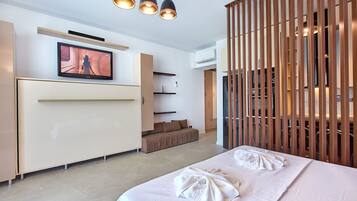 Exclusive Studio | Individually decorated, individually furnished, iron/ironing board