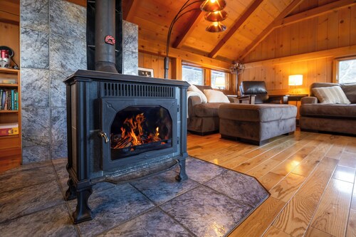 New Spacious Stowe Home, Stowe Mt Views. Sauna. Woodstove. Ask about pet policy 