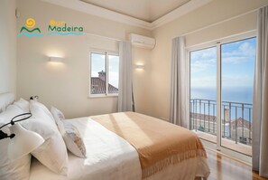 3 bedrooms, desk, iron/ironing board, WiFi