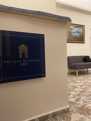 Reception - Palazzo Belmosto (Naples)